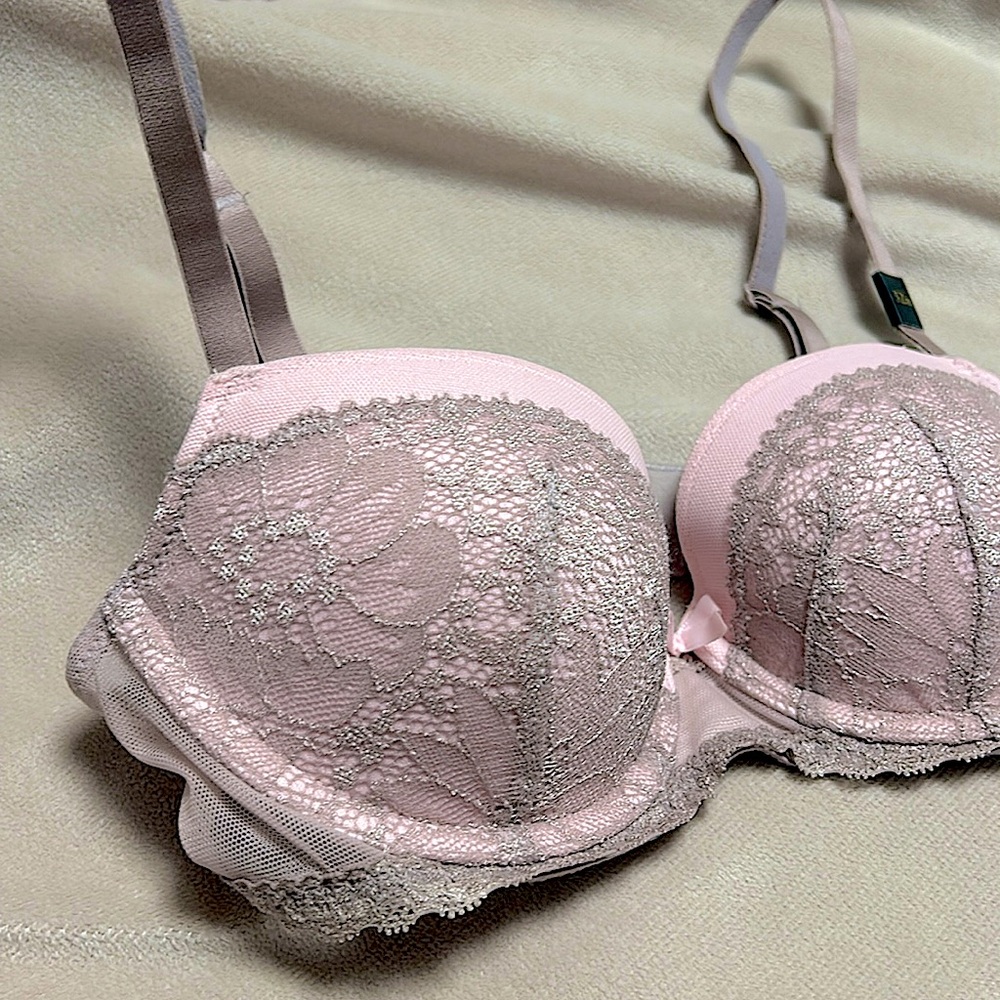 NWOT Victoria’s Secret lace demi bra - Picture 2 of 7